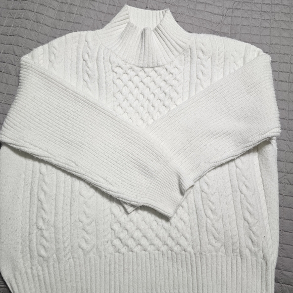 Cable Mockneck - Picture 2 of 10